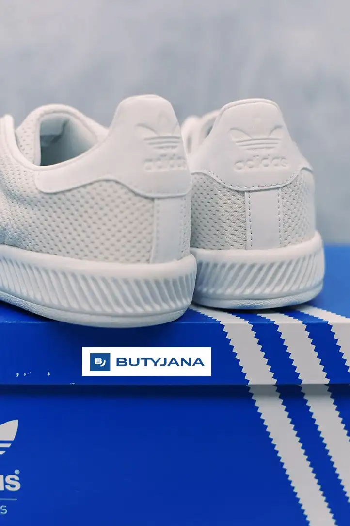 jak wygląda oryginalne logo adidas