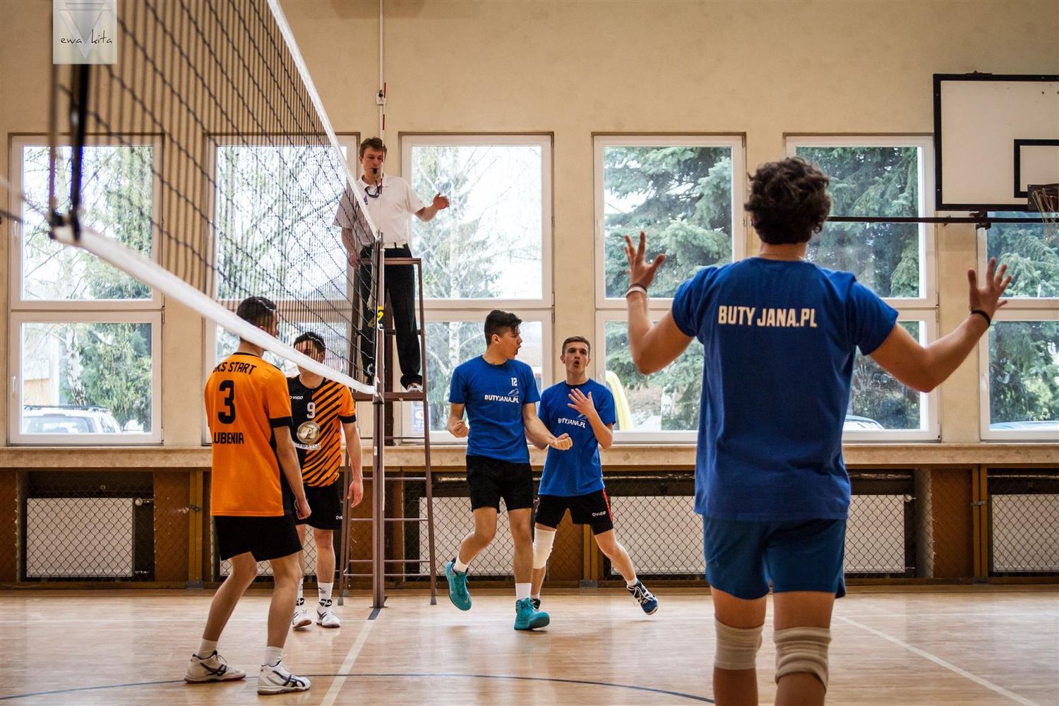 Butyjana wygrywa amatorski turniej siatkarski