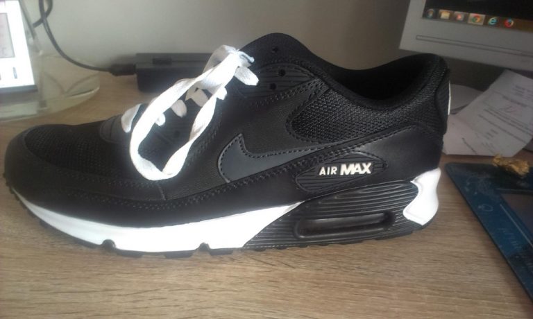 Oryginał czy podróbka – Nike Air Max 90 325018-057