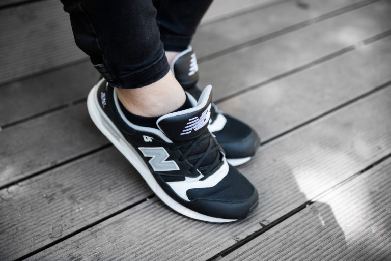 Czarno-czarny i buty New Balance M530LGB