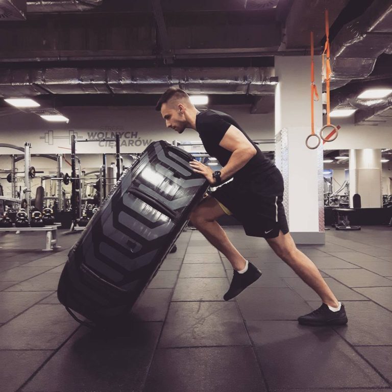 Męskie buty sportowe – trenuj w modelach od marki Nike i Skechers