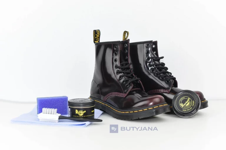 Jak czyścić buty Dr. Martens?