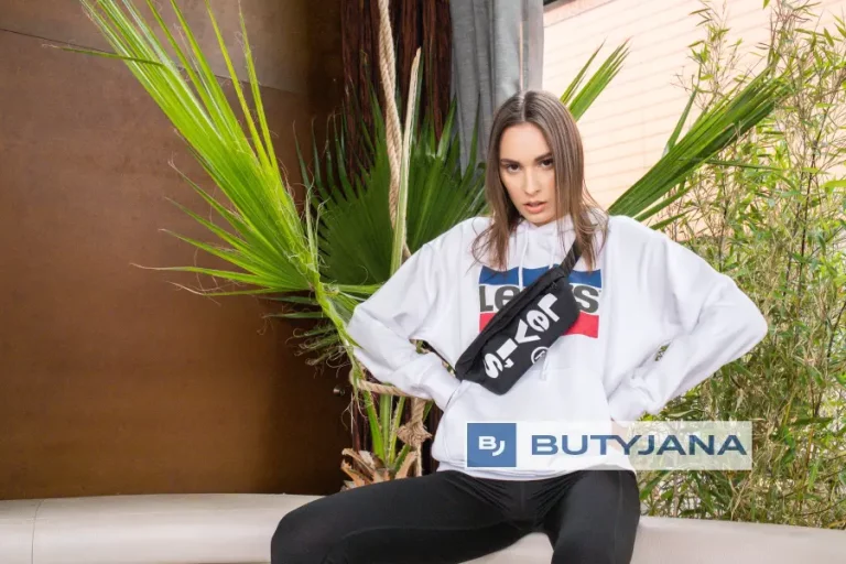 Damska bluza z kapturem Levi’s Graphic Standard Hoodie – wygoda ponad wszystko