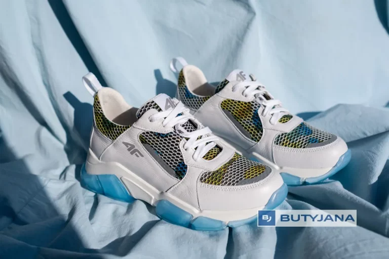 Damskie buty na wiosnę 2022 4F Wmn’s Casual H4L-OBDL254-34S