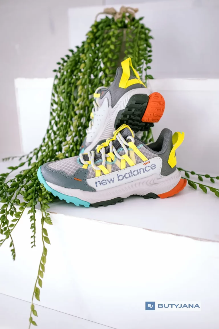 Buty sportowe New Balance Shando PESHALA – obuwie dla juniorów o oryginalnym designie