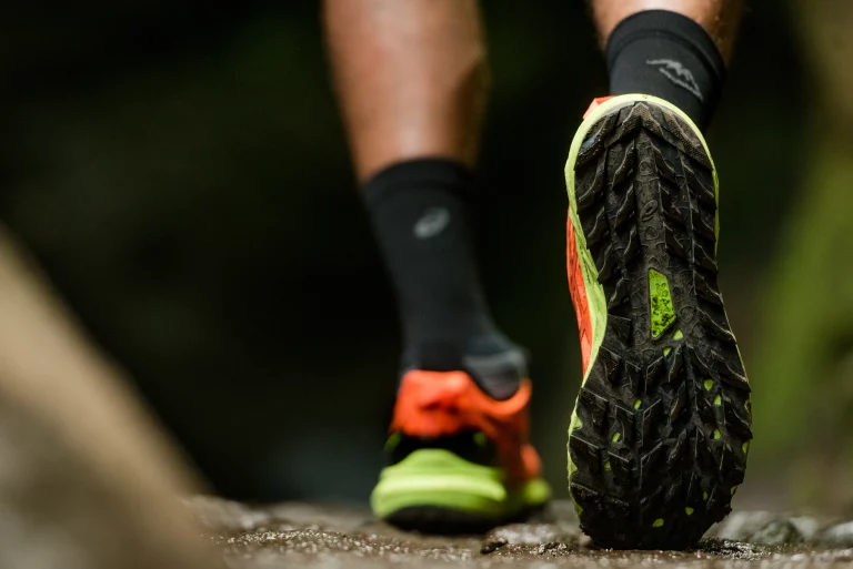 Segmentacja obuwia ASICS do biegania w terenie