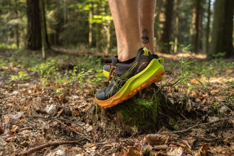 Jakie buty Asics wybrać do biegania w terenie?