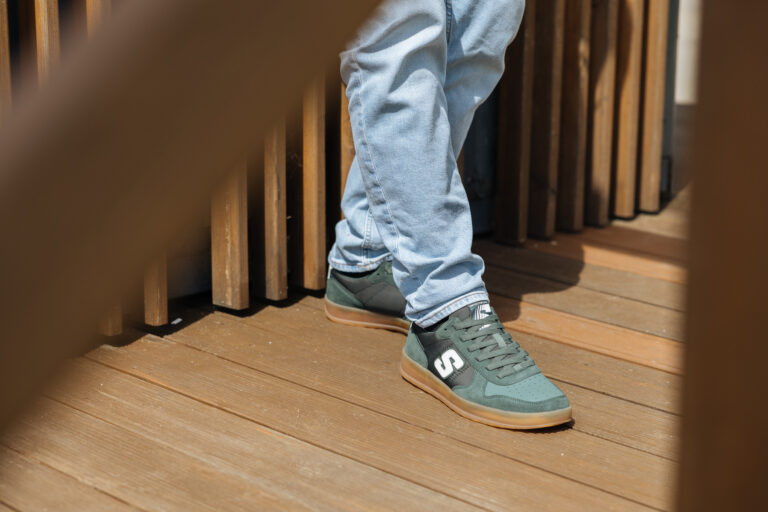 Jak dbać o sneakersy? Poradnik