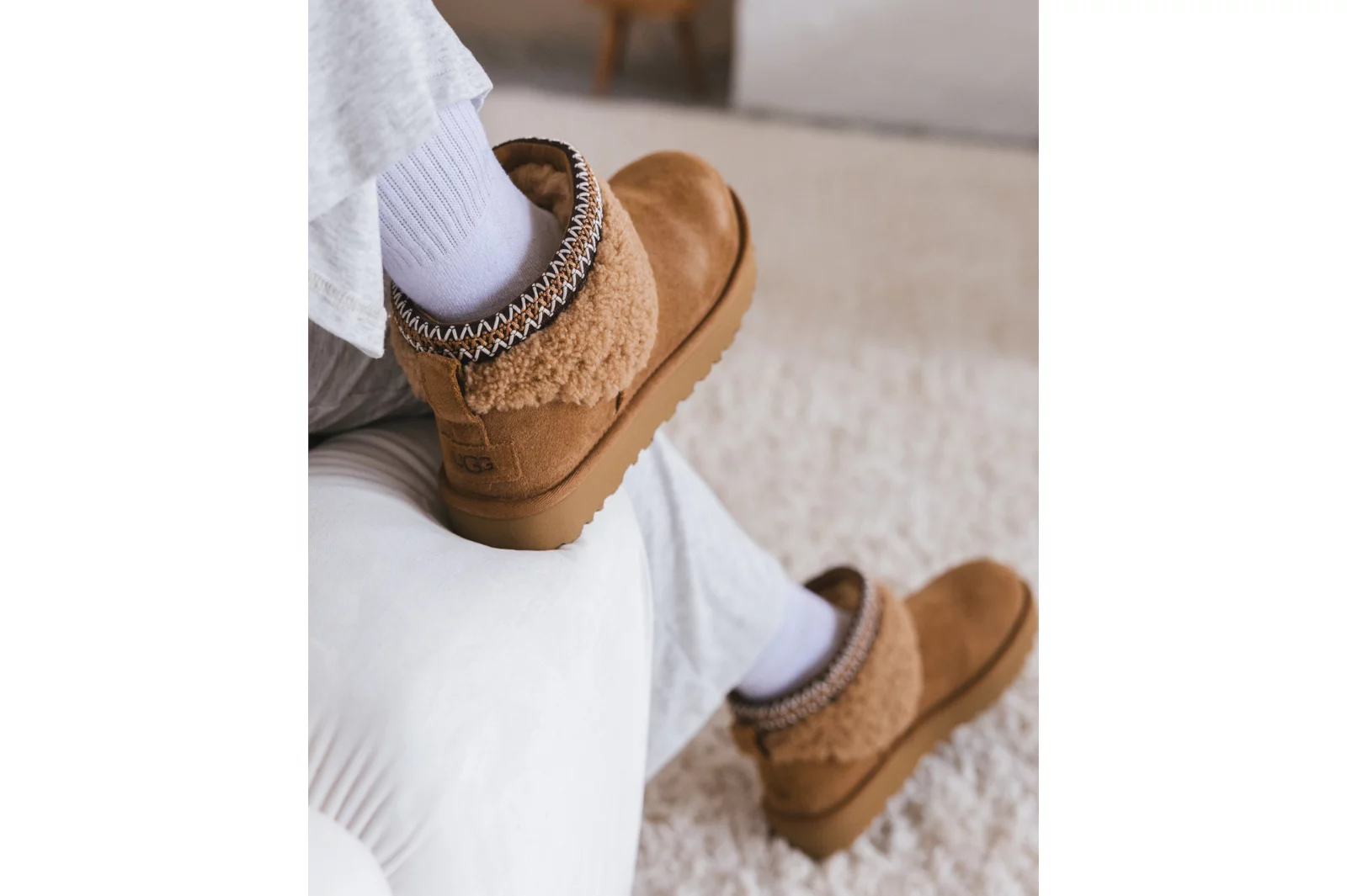 UGG Classic Ultra Mini Maxi Curly 1158263-CHE - Butyjana.com store